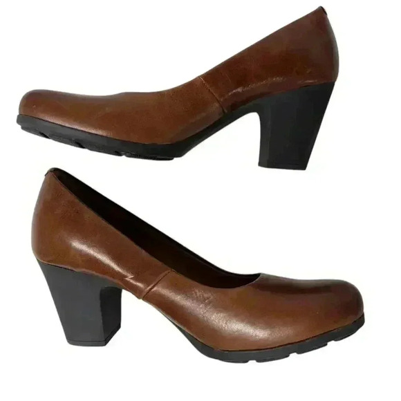 Comfortiva Noxi Women's Brown Leather Upper Slip on Style PillowTop FootBed Pump - Picture 8 of 9